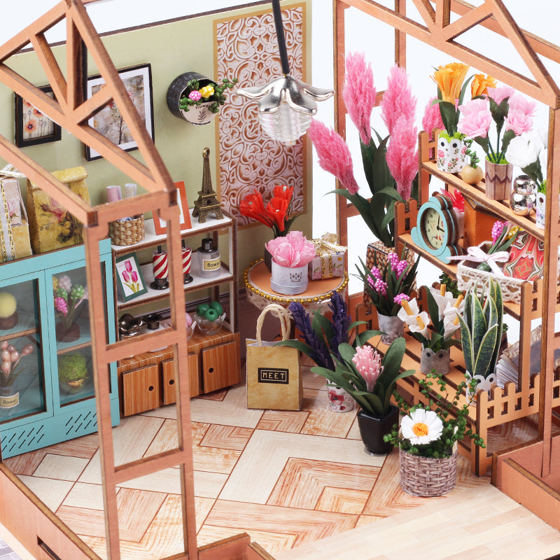 CUTEBEE 1: 24 DIY Dollhouse Kit (Jenny's Greenhouse)
